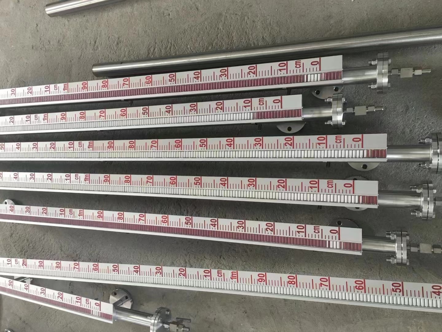 磁性翻板液位计原理